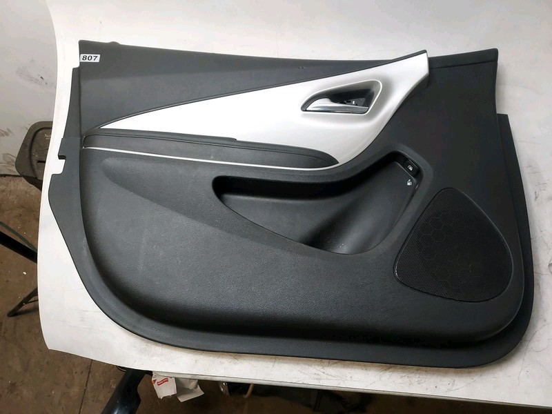 2013 Chevy Volt Front Left Driver Side Interior Door Panel 10017AA w/ Switches