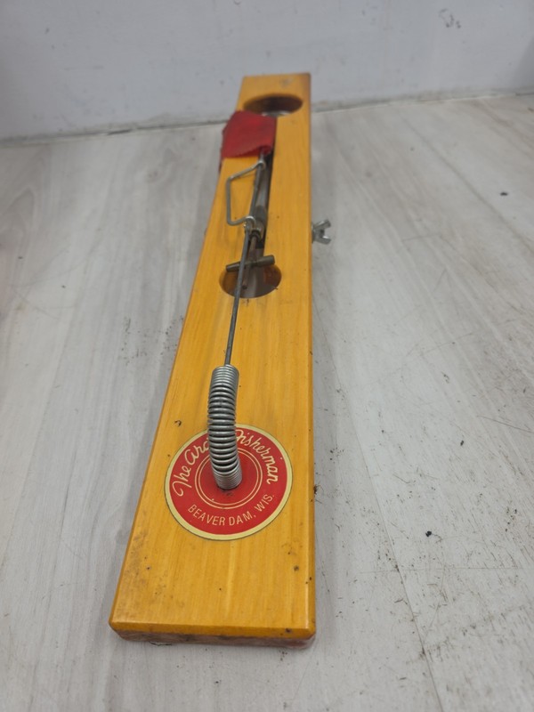 Vintage The Arctic Fisherman Tip-Up Fishing Beaver Dam WI