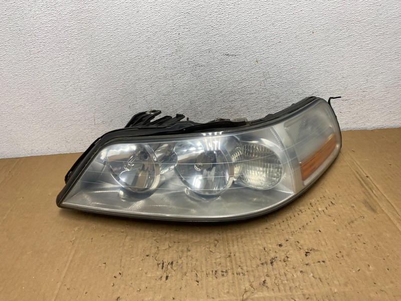 2005 to 2011 Lincoln Town Car Left Driver LH Side Headlight AD2426 DW