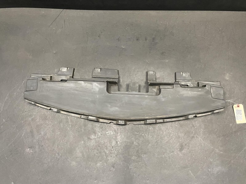 Front Bumper Lower Air Guide Shield 2018 Acura MDX 71115-TZ5-A11 2017 2019 2020
