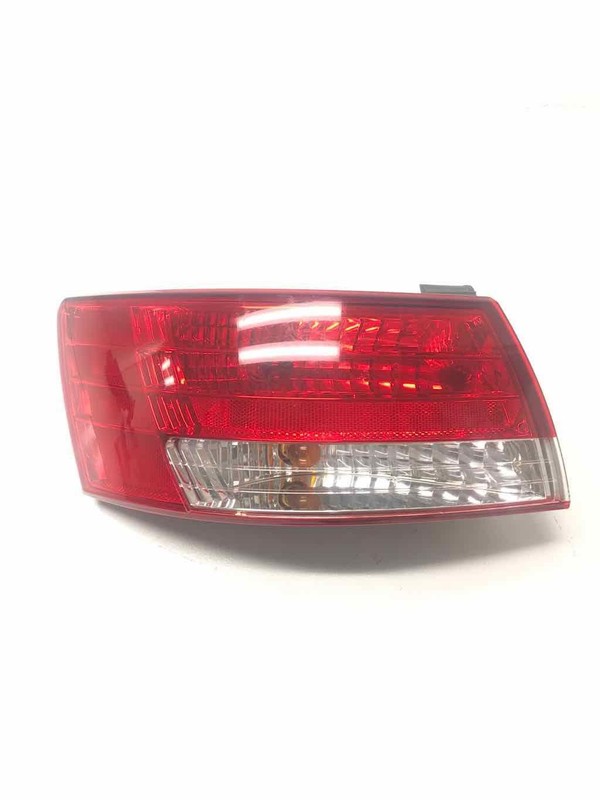 2006 - 2008 Sonata 4dr Driver Side LH Tail Lamp Oem# 924010A0 Lite Scratches