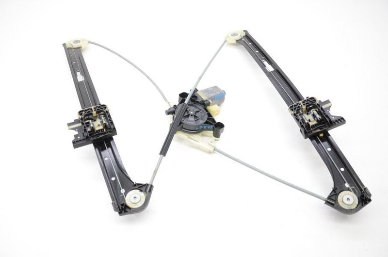 2015-2018 Porsche Macan 2.0L Passenger Right Front Door Window Regulator Motor