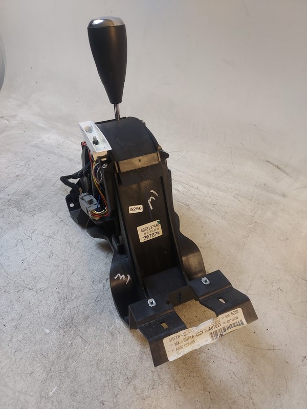 2012 -2014 Jeep Compass Automatic Gear Shifter Assembly OEM