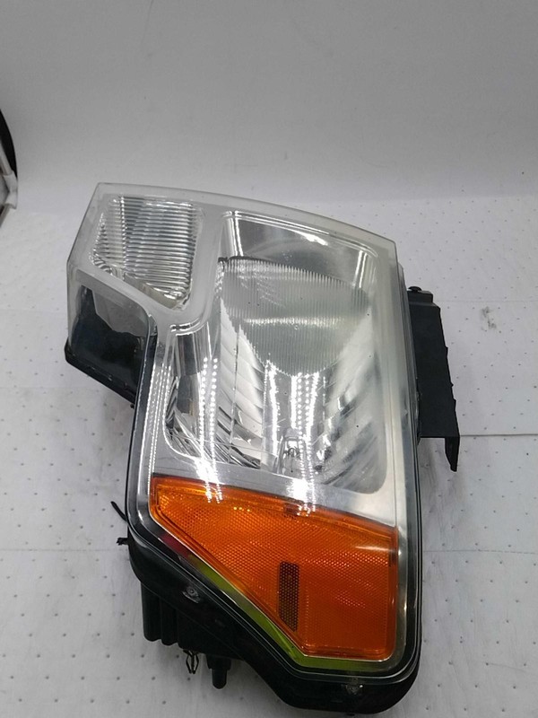 2010 Ford F150 Left Headlight Assembly - White, Bad Hazing, 256557