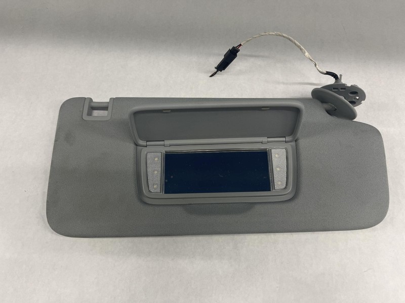 19-'23 CHEVROLET BLAZER Sun visor right passenger OEM