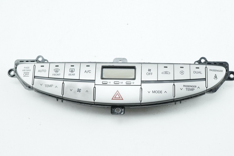 HYUNDAI GENESIS SEDAN Heater Climate Control A/C OEM 2009 - 2014