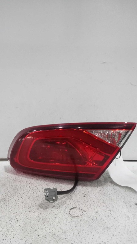 2015 Chrysler 200 Right Tail Light Assembly White OEM Used 345139 139K Miles