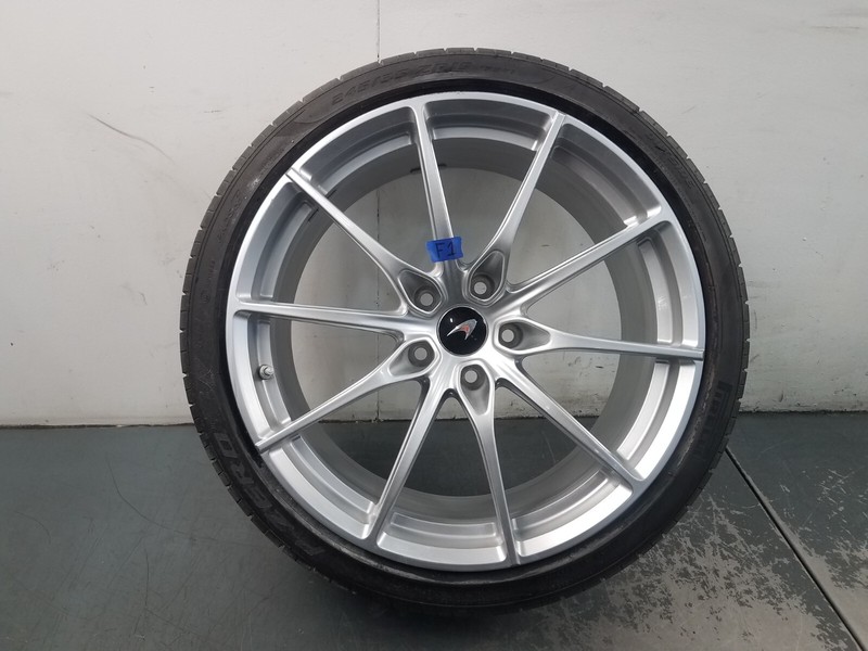 2021 McLaren 765LT Front Wheel / Tire #1 #5537 KK5