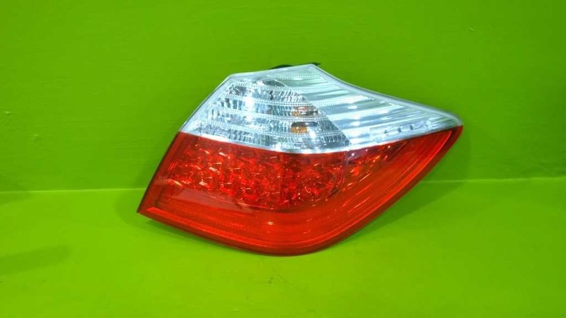 09-14 GENESIS SDN PASSENGER RIGHT QUARTER TAILLIGHT LAMP OEM 3475-63