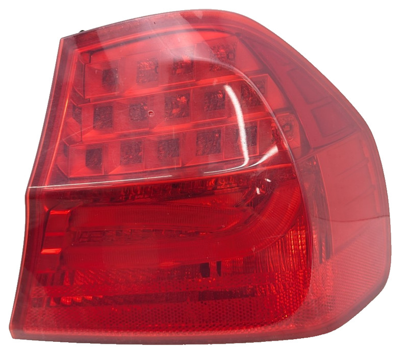 07-2011 BMW E90 335I 328I RIGHT PASSENGER SIDE TAIL LIGHT 4871736