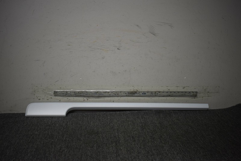 Genuine Land Rover Range Rover 13- RH Door Moulding JK5223928AA