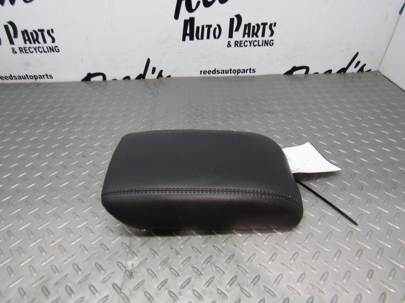 10-16 Cadillac SRX Center Console Lid Arm Rest Black Leather Armrest
