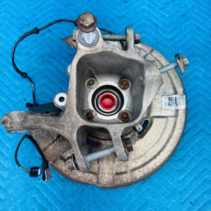 2012–2017 BMW 650i xDrive Rear Left Passenger Knuckle Hub Assembly OEM 6796145