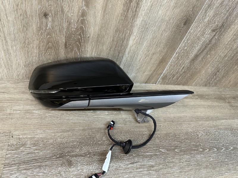 2023 - 24 CADILLAC LYRIQ RH MIRROR ASSY -BLACK/ SILVER - OEMPART # 86544024