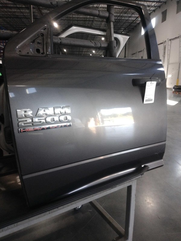 2018 RAM 2500 Pickup Left Front Door in Good Condition, 141K Miles