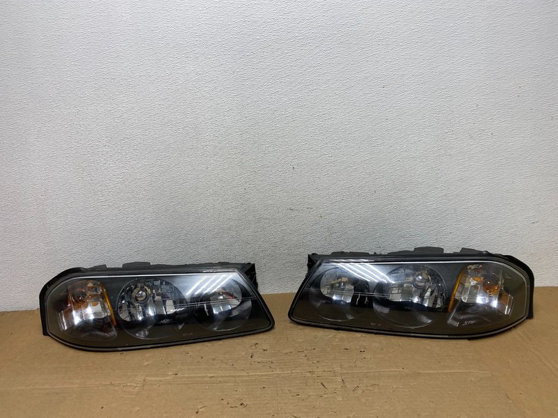 2000 to 2005 Chevrolet Impala Left+Right Set Headlights AD4058 DW