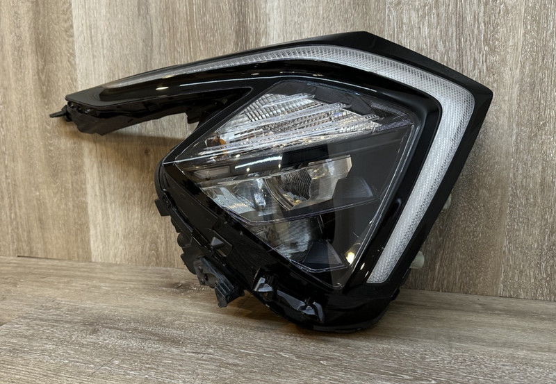 2023-2024KIA SPORTAGE X-LINE RH HEADLIGHT ASSY OEM PART # 92102-DW010