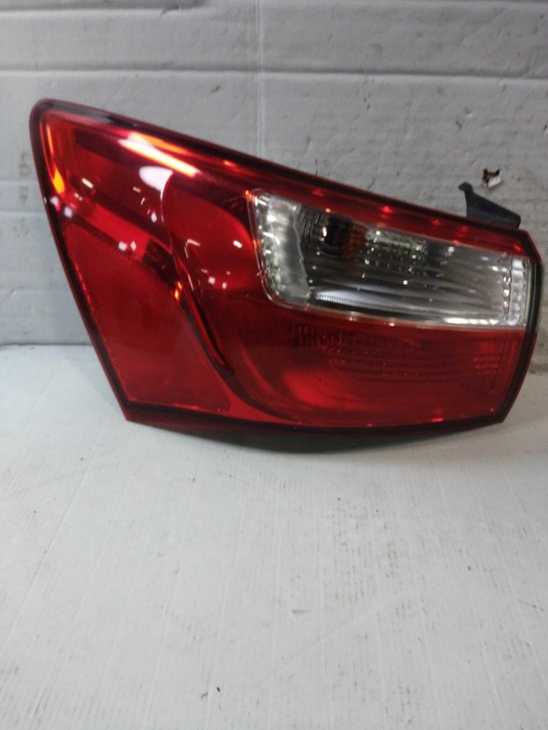 Used Left Tail Light Assembly fits: 2017 Kia Rio Sdn quarter panel mounted incan