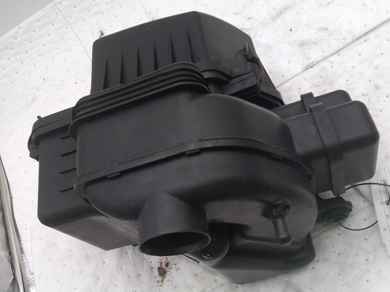 2013 KIA Sportage Air Cleaner Assembly OEM Brown 2.4L 130K Miles