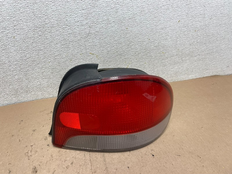 1998 to 1999 Hyundai Accent Hatchback Right Passenger RH Tail Light Oem Q4663 DG