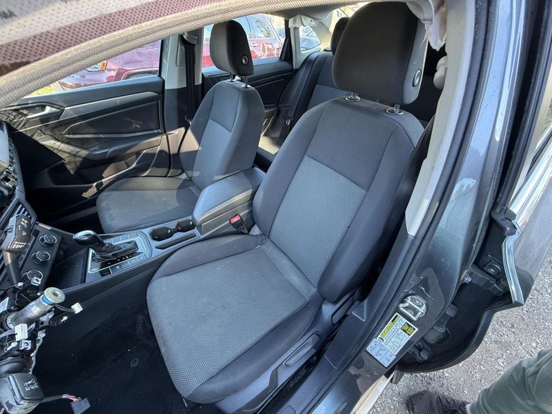 2019-2024 Volkswagen Jetta Left Driver Side Front Seat Manual Bag Good Cloth