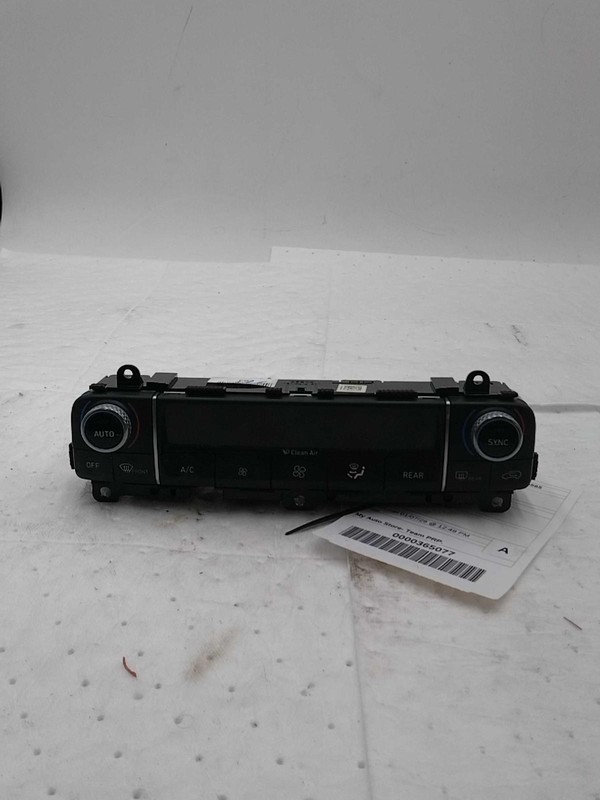 Hyundai Palisade 2021 72K mi. Front Temperature Control 97250S8660SSV 5077