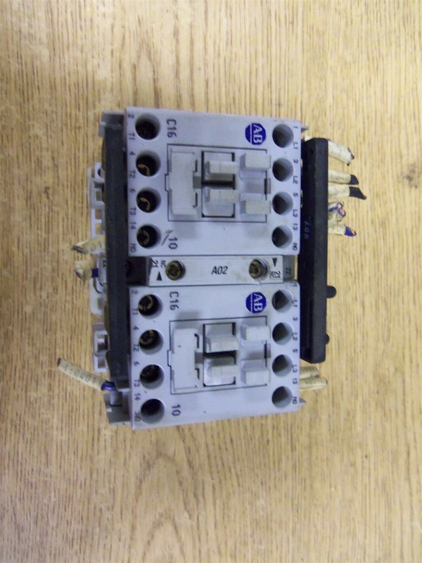 Allen Bradley 104-C16ZJ22 100-C16Z*10 Series A 24VDC *FREE SHIPPING*