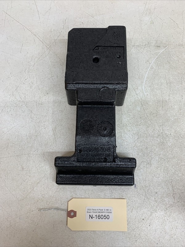 ⚡️2021-2023 TESLA MODEL X RIGHT 2R CARPET SPACER 1626555-00-B 16050 B95
