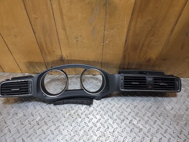 2015-2018 Volkswagen Jetta Speedometer Bezel Trim W/vents gloss Black