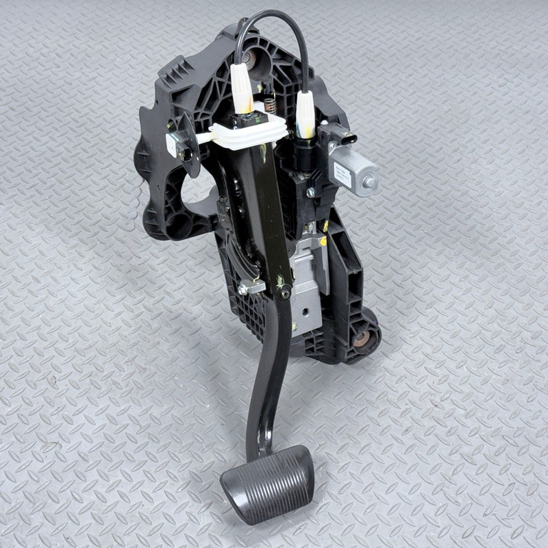 ✅ 2019-26 RAM 1500 5th Gen. OEM BRAKE PEDAL w/ SENSOR PAD BRACKET Mopar 63K