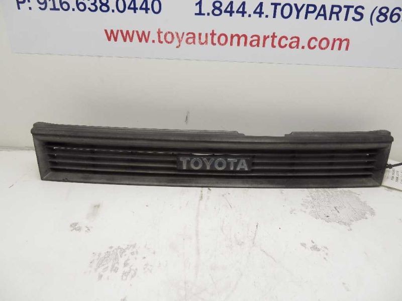 88-92 TOYOTA COROLLA DX GRILLE WITH EMBLEM