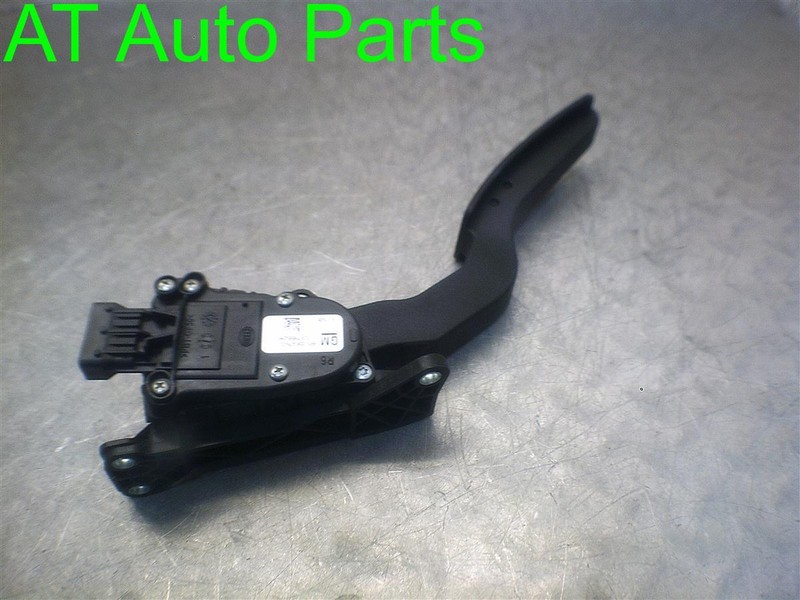 2006 GMC CANYON GAS PEDAL OEM 10376526