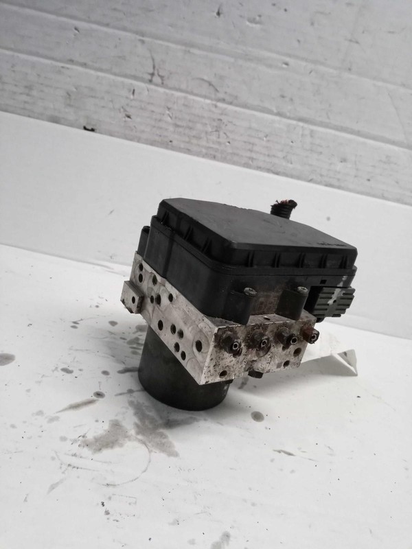 Used ABS Pump and Motor Assembly fits: 2015 Toyota Rav4 Actuator and Pump Assemb