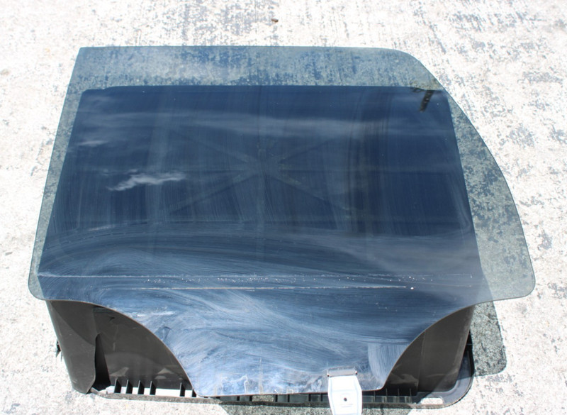2007-2014 CADILLAC ESCALADE LEFT DRIVER REAR DOOR WINDOW GLASS PANEL OEM