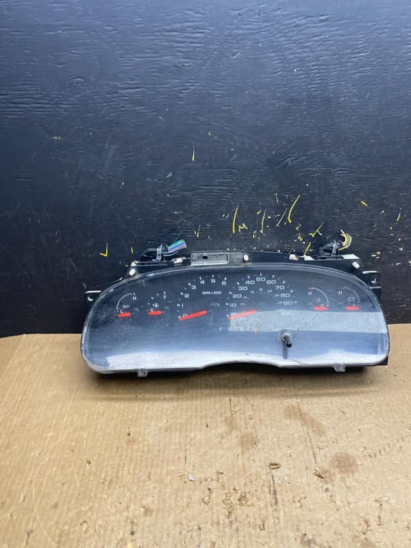2006 Ford E350 Gauge Speedometer Cluster OEM z7343 DG