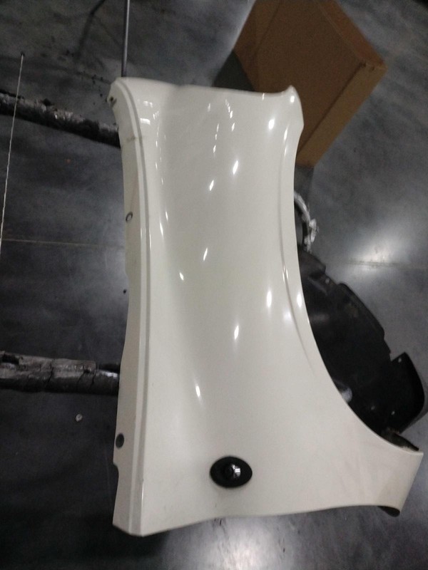 2008 Chrysler PT Cruiser Right Fender White with Antenna - Used, 90K Miles
