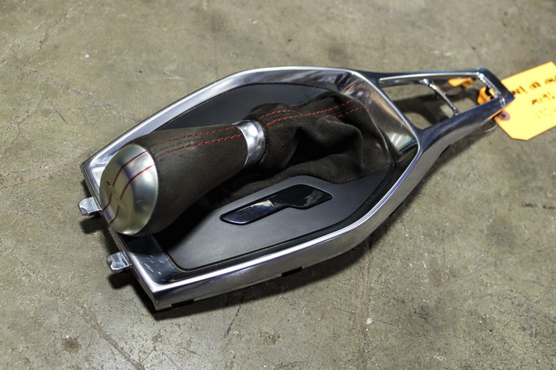 2016-2024 Camaro ZL1 Automatic Transmission Shifter Boot Bezel & Knob 84373108