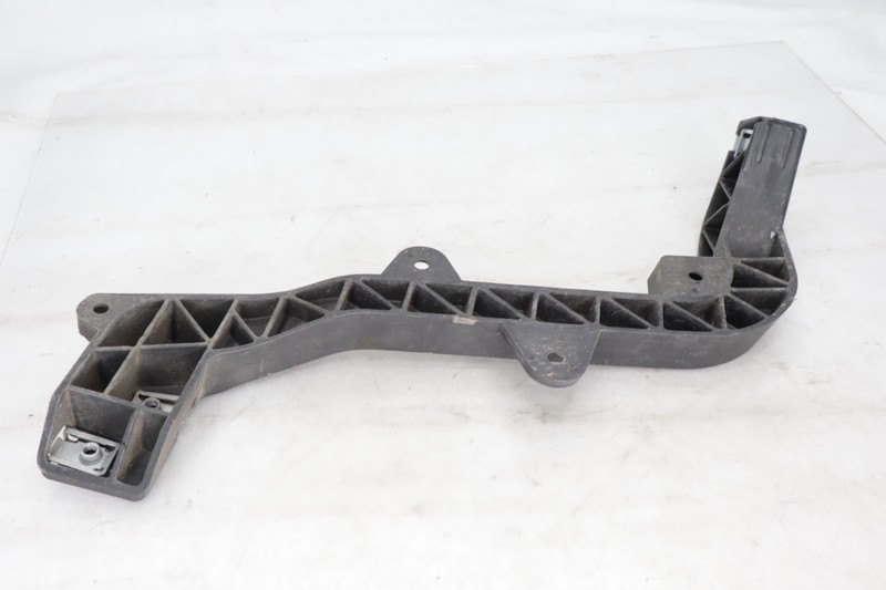 2012 -14 MERCEDES X166 GL450 GL350 ML350 RADIATOR SUPPORT BRACKET FRONT LEFT OEM