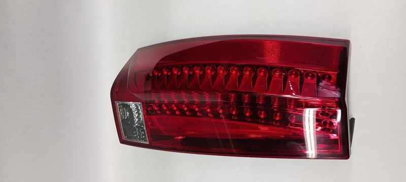 2007 CADILLAC ESCALADE Left driver Taillight quarter mounted OEM 07 08 09 10 11