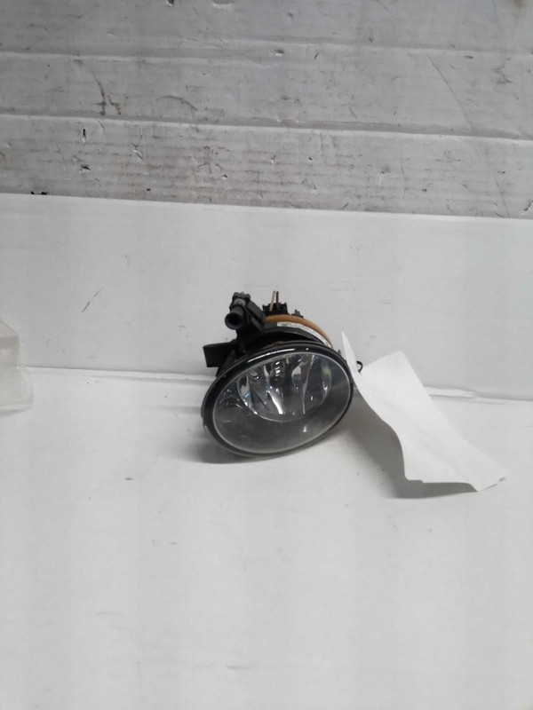 2015 Volkswagen Tiguan Right Fog Light Assembly Silver 470271 Used 140K Miles