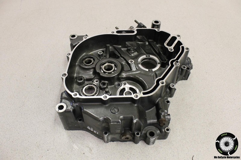2000 Suzuki SV650 RIGHT ENGINE MOTOR CRANKCASE CRANK CASE BLOCK SV 650 00