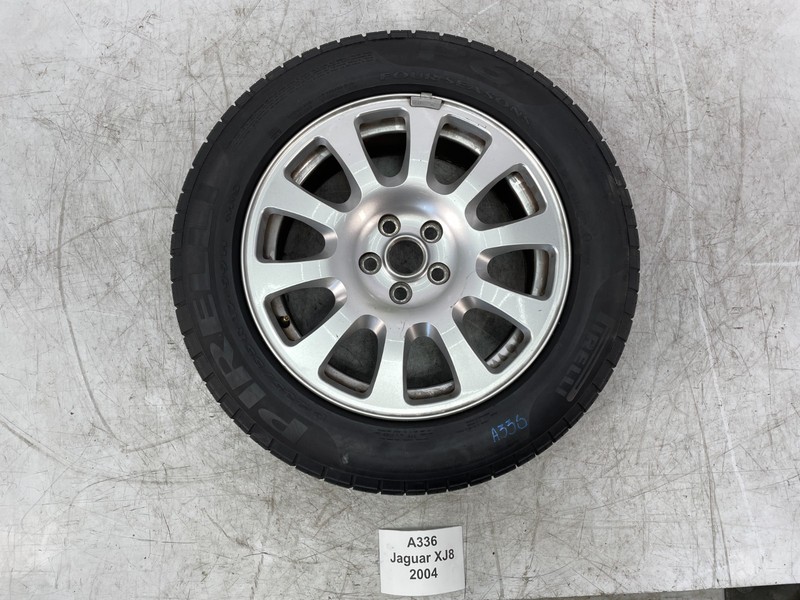 β
04-09 OEM Jaguar XJ8 Alloy Wheel Rims 17x7.5 ET49 W/ Tires Pirelli *
