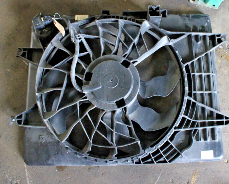 RADIATOR FAN MOTOR/ASSEMBLY OEM 12-14 HYUNDAI AZERA 253803R200