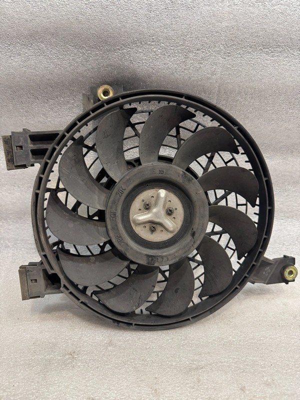 2004 LEXUS GX470 OEM ENGINE RADIATOR COOLING FAN ASSEMBLY 2003-2009