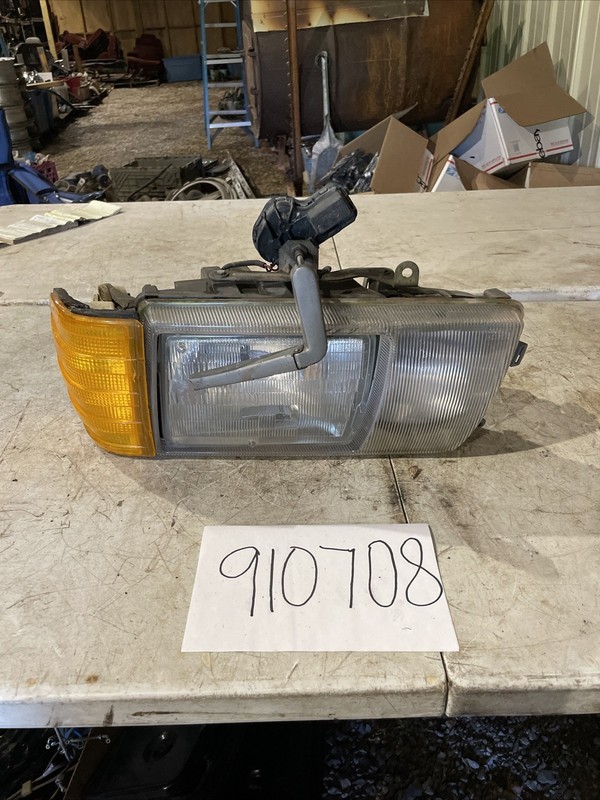 86-91 MERCEDES W126 FRONT LEFT HALOGEN HEADLIGHT LAMP ASSEMBLY 1268201959 OEM