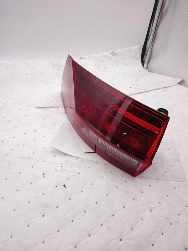 2023 Volkswagen Jetta Right Tail Light Assembly Grey 731155 - 34K Miles Used