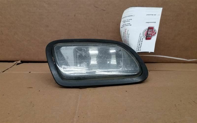 Passenger Corner/Park Light Fog-driving Bumper Mounted Fits 95-97 XJ6 224083
