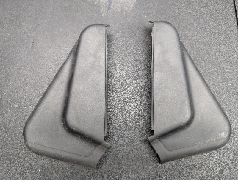 2PC Center Tail Light Right & Left Covers Set 2019 Audi A7 4K8945255 2020 - 2024