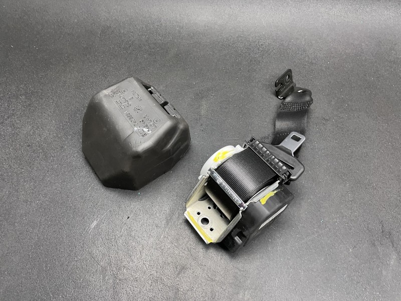 Rear Left Seat Belt Retractor 2018 BMW X1 72117313385 2016 2017 2019 2020 - 2022