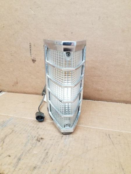Corner/Park Light Park Lamp-turn Signal Fits 74-78 LINCOLN & TOWN CAR 243129